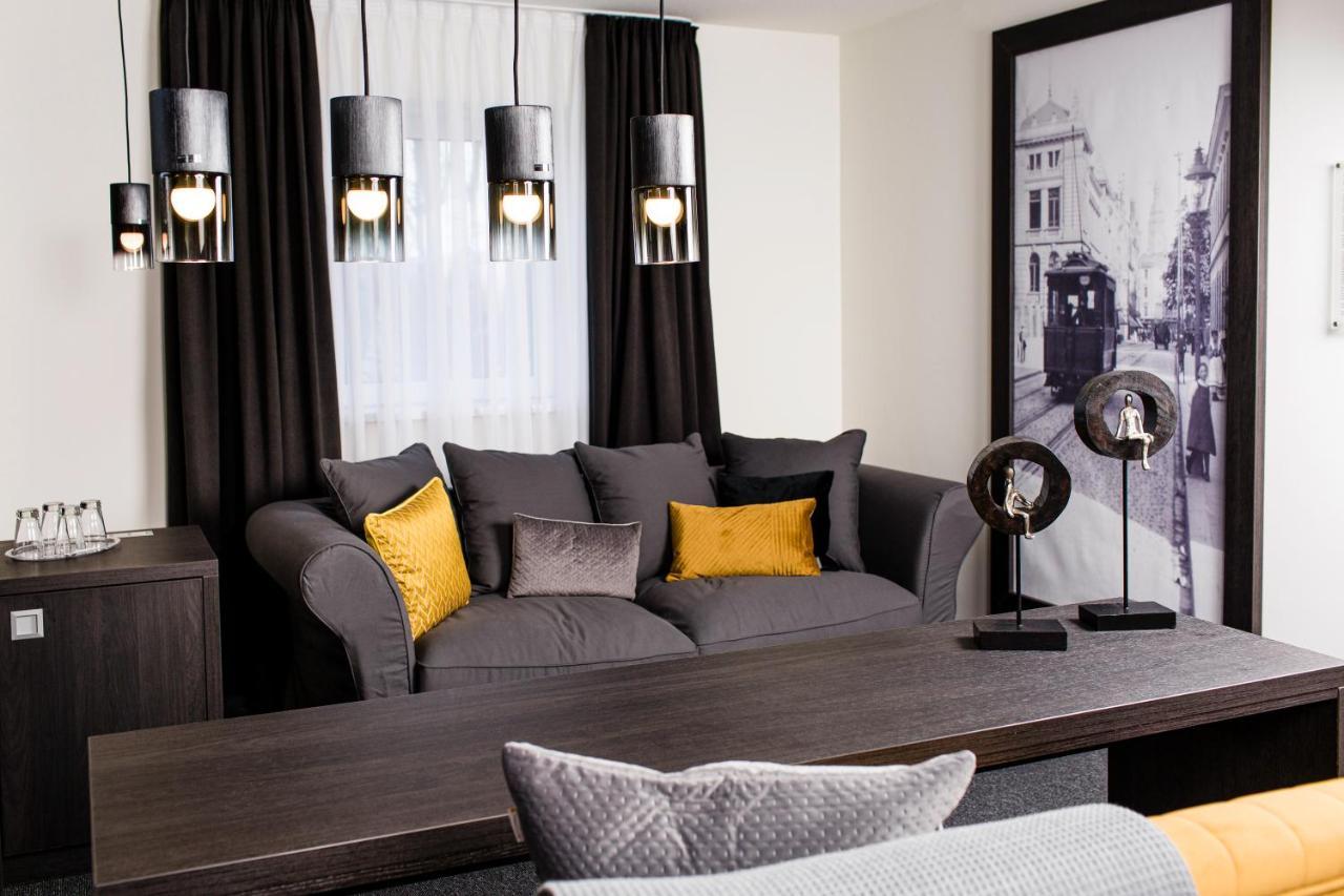 Hotel Restaurant Zwergschloesschen เกรา ภายนอก รูปภาพ