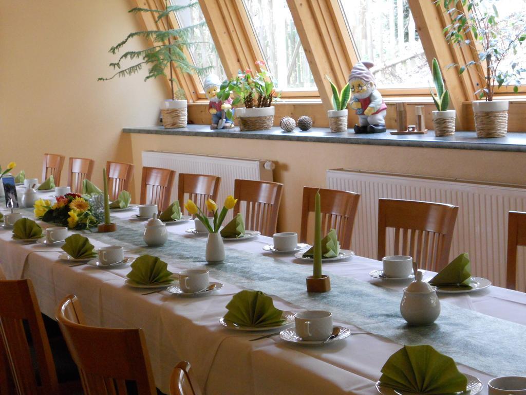 Hotel Restaurant Zwergschloesschen เกรา ภายนอก รูปภาพ