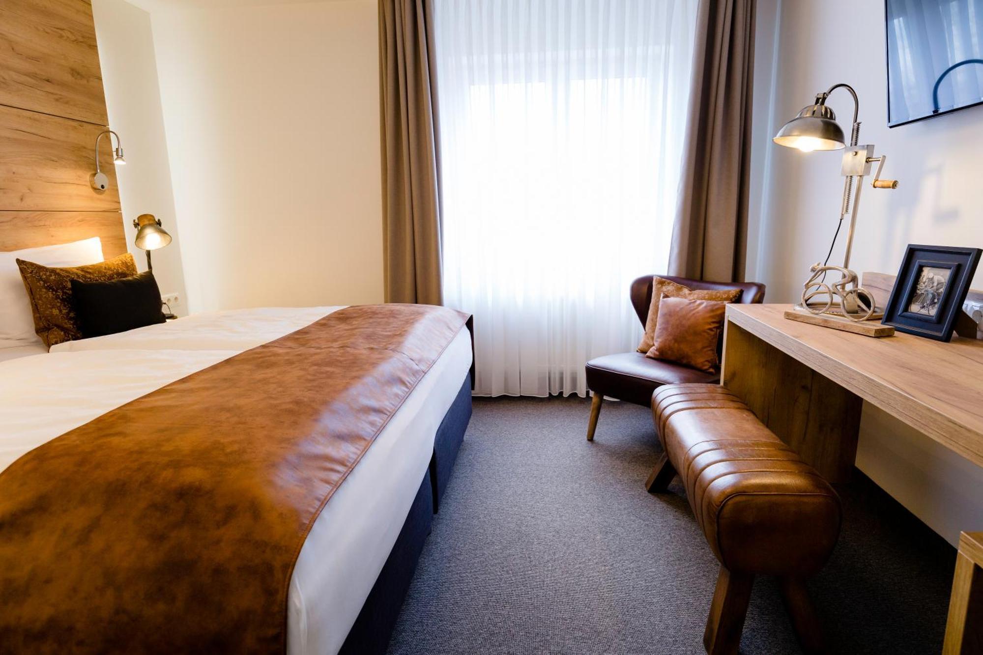 Hotel Restaurant Zwergschloesschen เกรา ภายนอก รูปภาพ