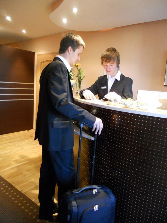 Hotel Restaurant Zwergschloesschen เกรา ภายนอก รูปภาพ