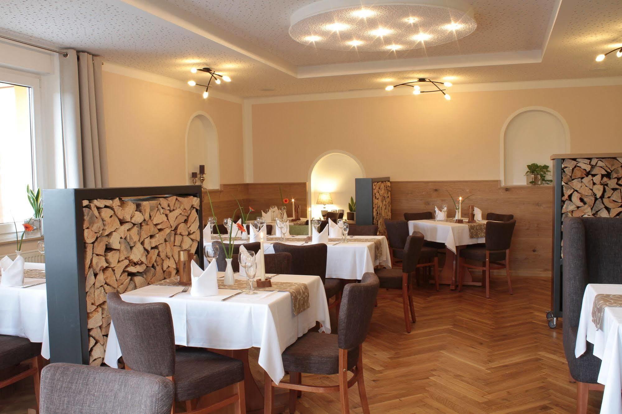 Hotel Restaurant Zwergschloesschen เกรา ภายนอก รูปภาพ